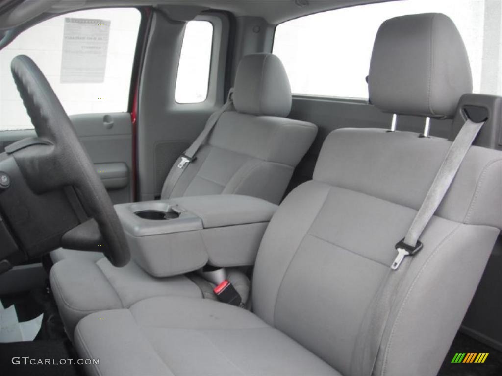 2004 F150 XL Regular Cab - Bright Red / Medium Graphite photo #22