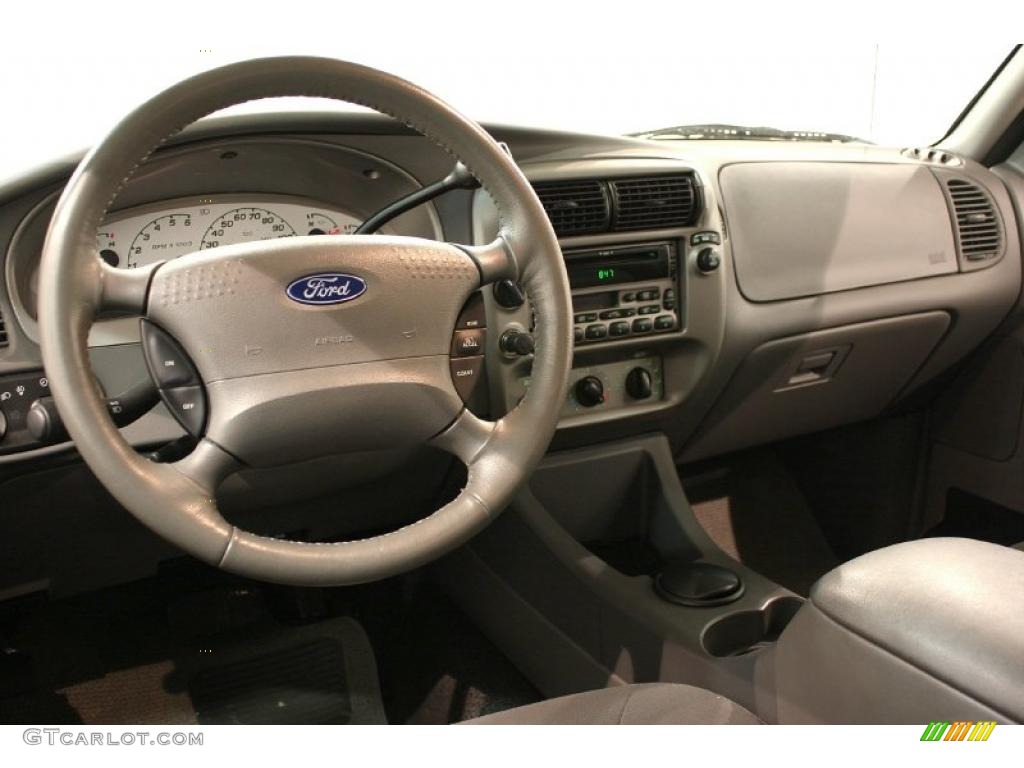 2004 Explorer Sport Trac XLT 4x4 - Dark Blue Pearl Metallic / Medium Dark Flint/Dark Flint photo #11