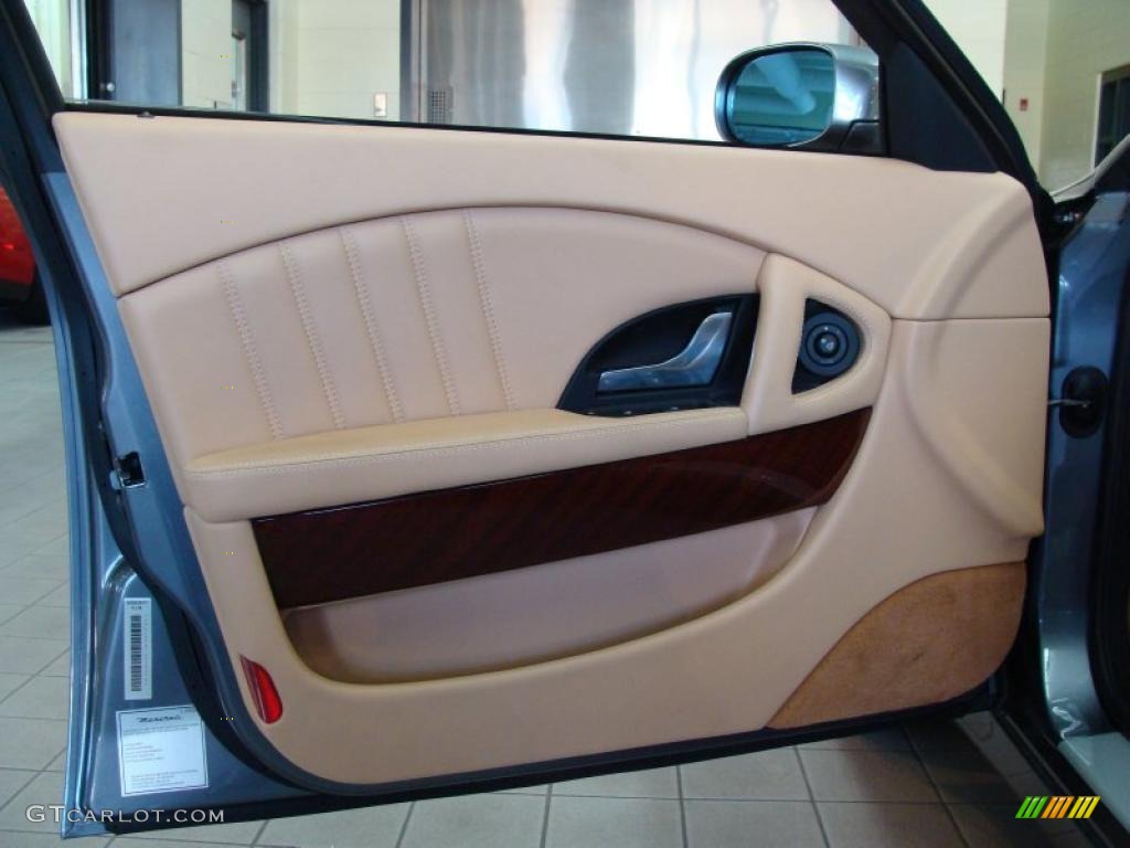 2006 Maserati Quattroporte Standard Quattroporte Model Beige Door Panel Photo #45363046