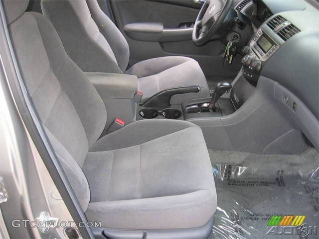 2006 Accord LX Sedan - Alabaster Silver Metallic / Gray photo #40