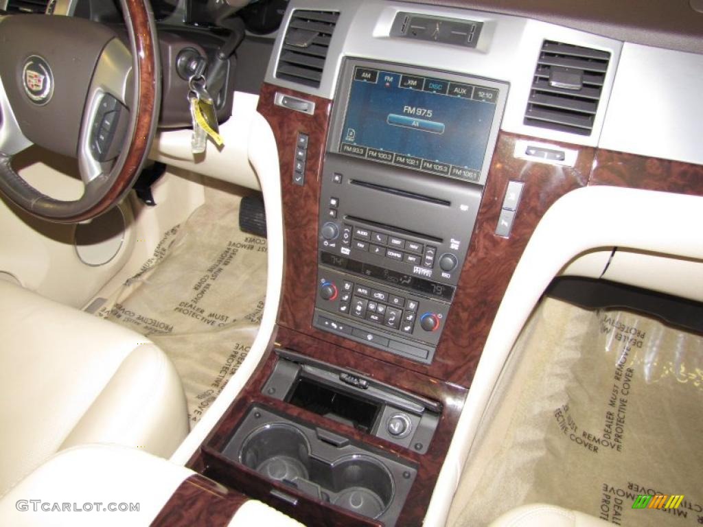 2008 Cadillac Escalade ESV Controls Photo #45367695