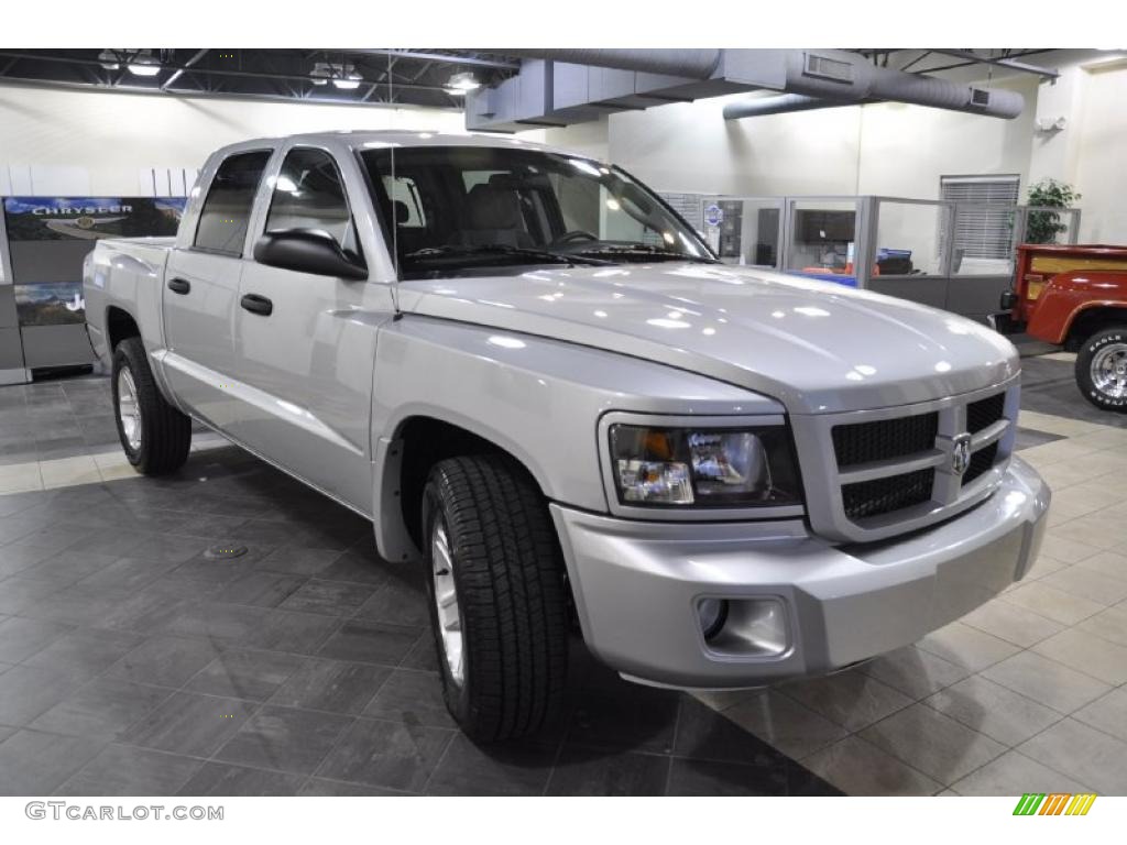 Bright Silver Metallic 2011 Dodge Dakota Big Horn Crew Cab Exterior Photo #45367895