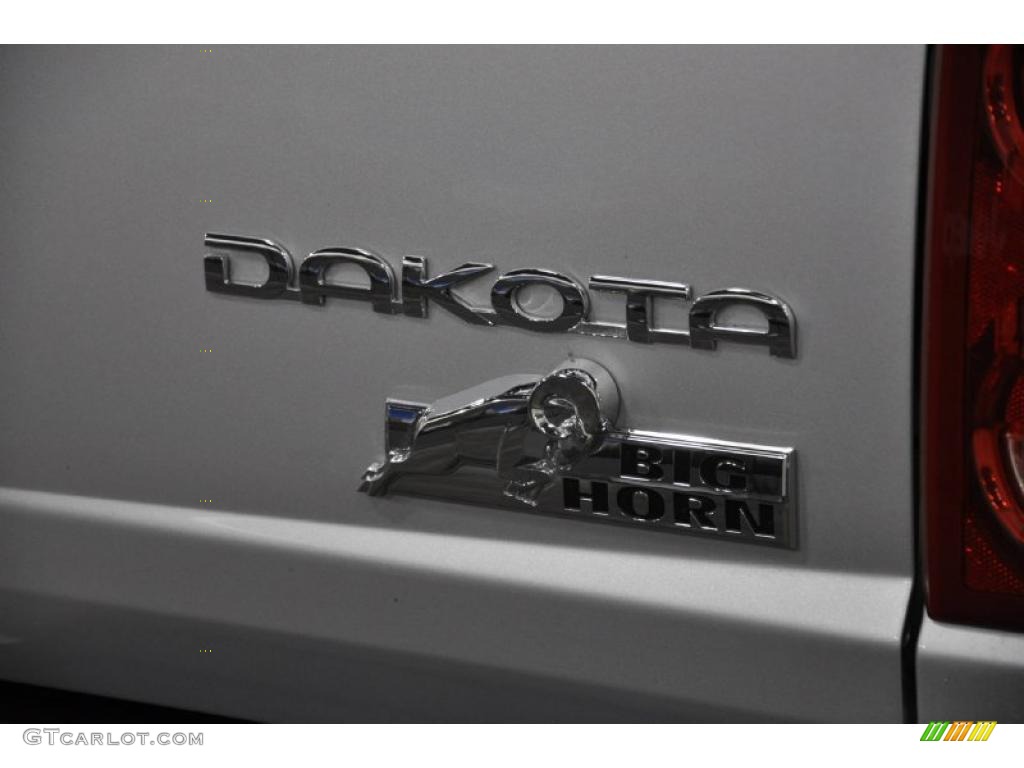 2011 Dodge Dakota Big Horn Crew Cab Marks and Logos Photo #45367903