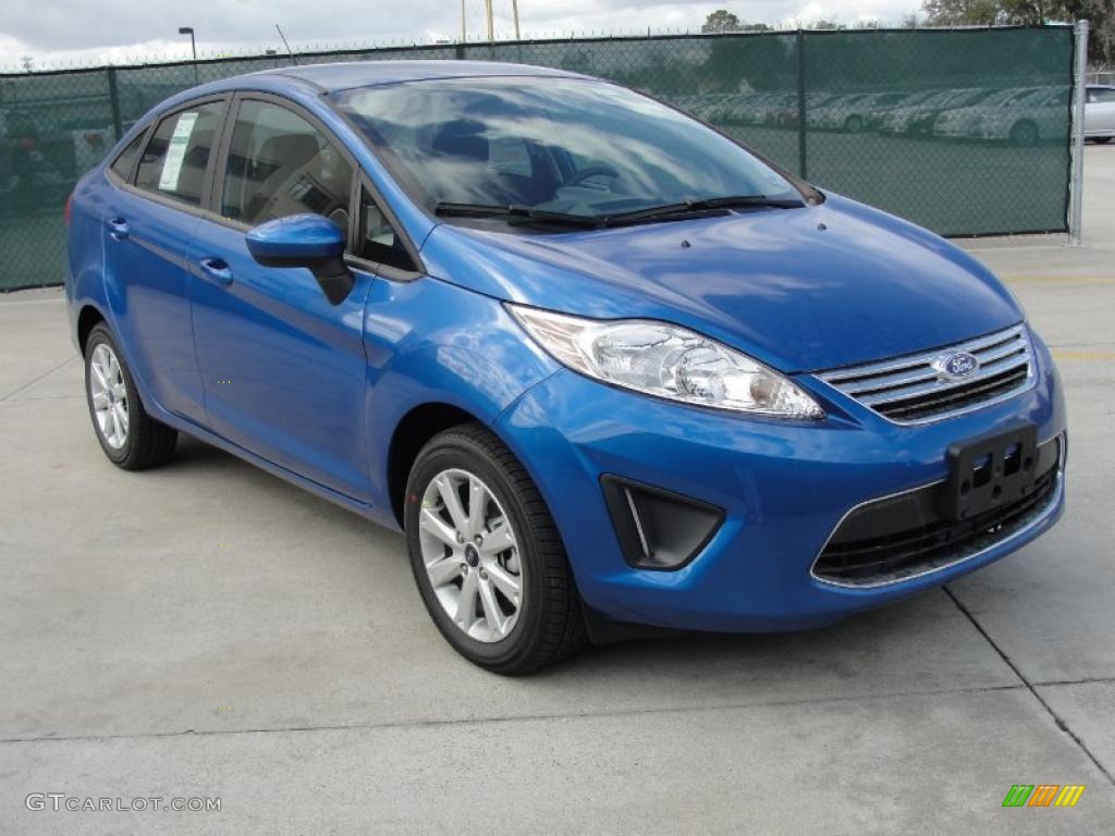 2011 Fiesta SE Sedan - Blue Flame Metallic / Charcoal Black/Blue Cloth photo #1