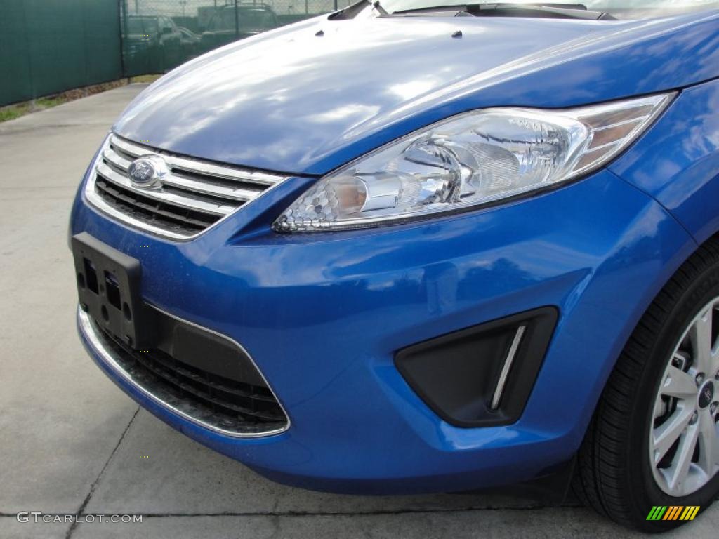 Blue Flame Metallic 2011 Ford Fiesta SE Sedan Exterior Photo #45370258