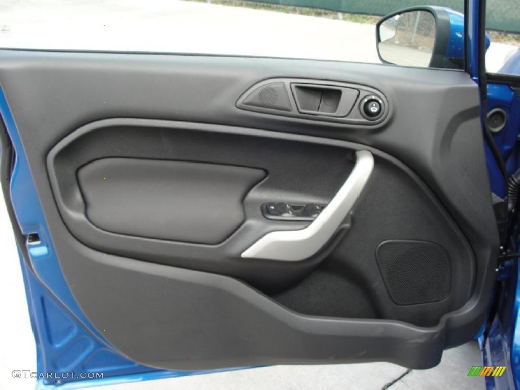 2011 Ford Fiesta SE Sedan Charcoal Black/Blue Cloth Door Panel Photo #45370314