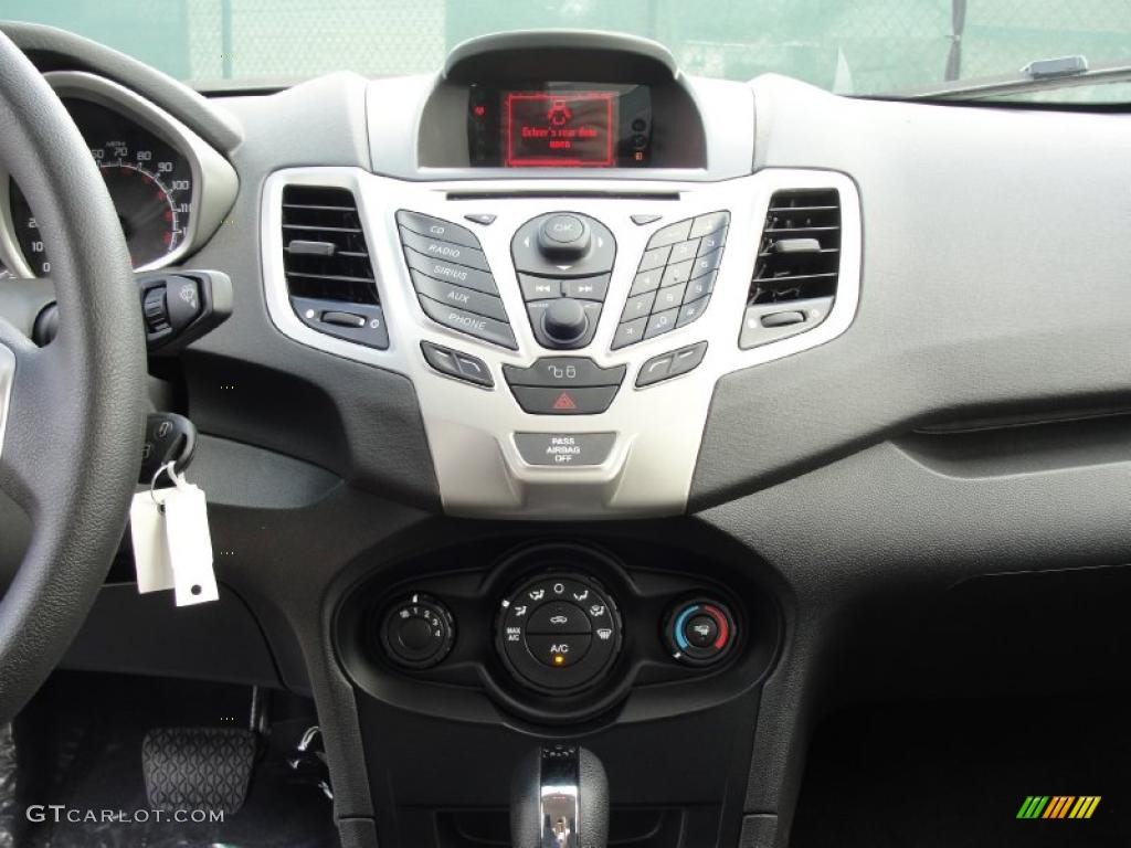 2011 Ford Fiesta SE Sedan Charcoal Black/Blue Cloth Dashboard Photo #45370338