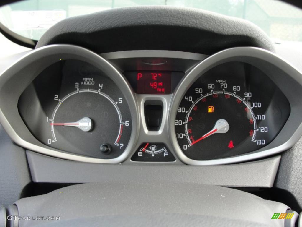2011 Ford Fiesta SE Hatchback Gauges Photo #45370562