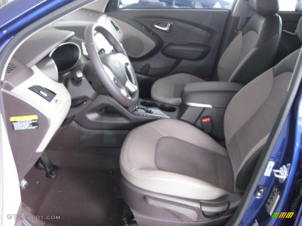 Taupe Interior 2011 Hyundai Tucson GLS Photo #45370682