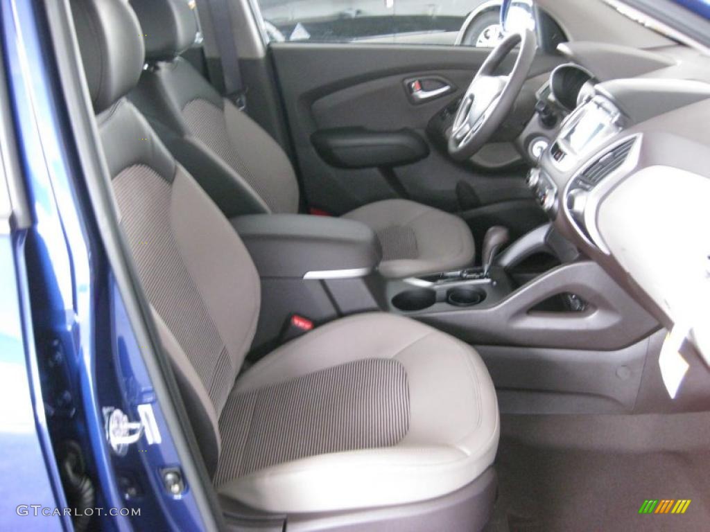 Taupe Interior 2011 Hyundai Tucson GLS Photo #45370742