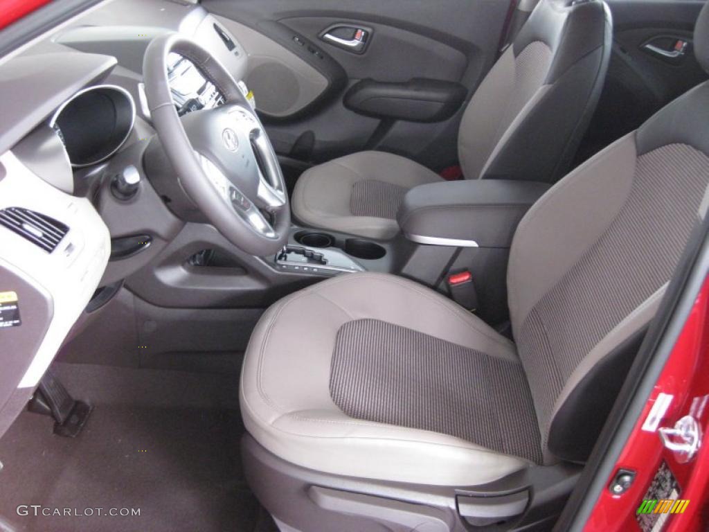 Taupe Interior 2011 Hyundai Tucson GLS Photo #45371354