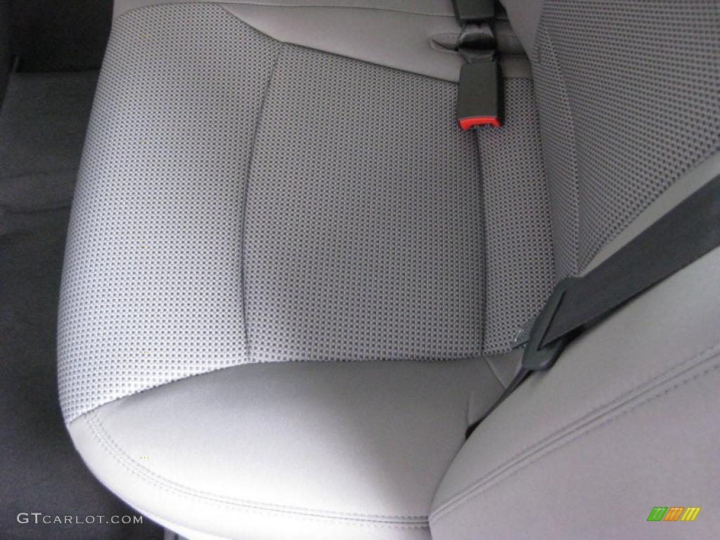 2011 Sonata GLS - Radiant Silver / Gray photo #16