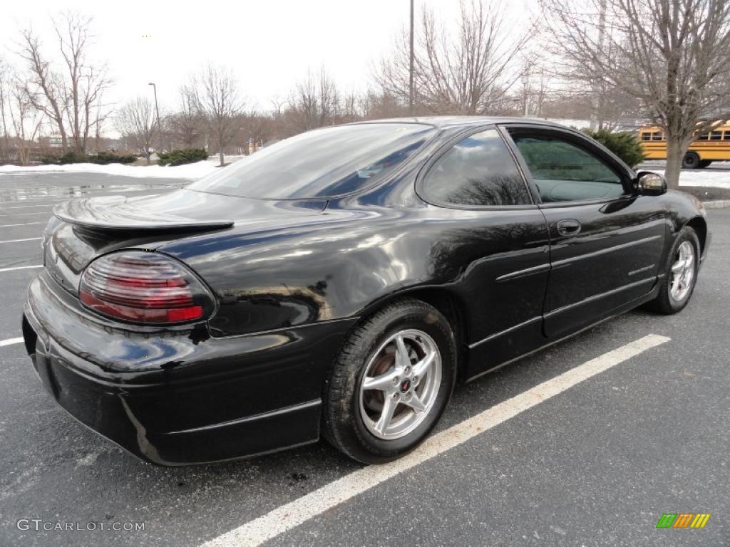 2002 Grand Prix GT Coupe - Black / Graphite photo #6