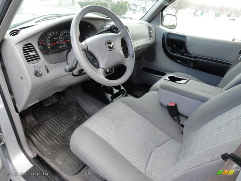 Gray Interior 2002 Mazda B-Series Truck B3000 Dual Sport Regular Cab Photo #45375482