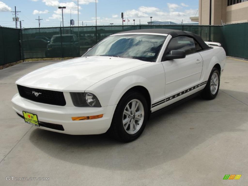 2006 Mustang V6 Premium Convertible - Performance White / Light Graphite photo #7