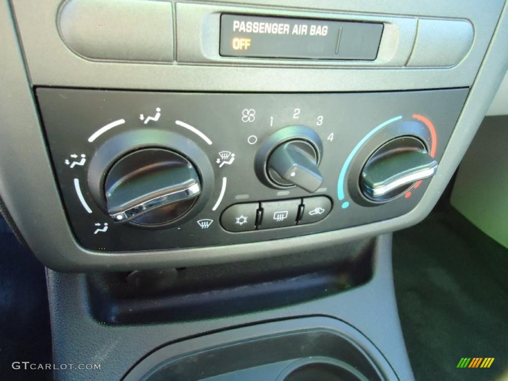 2007 Chevrolet Cobalt LT Coupe Controls Photo #45377505
