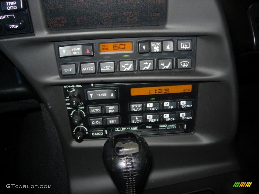 1996 Chevrolet Corvette Coupe Controls Photo #45378574