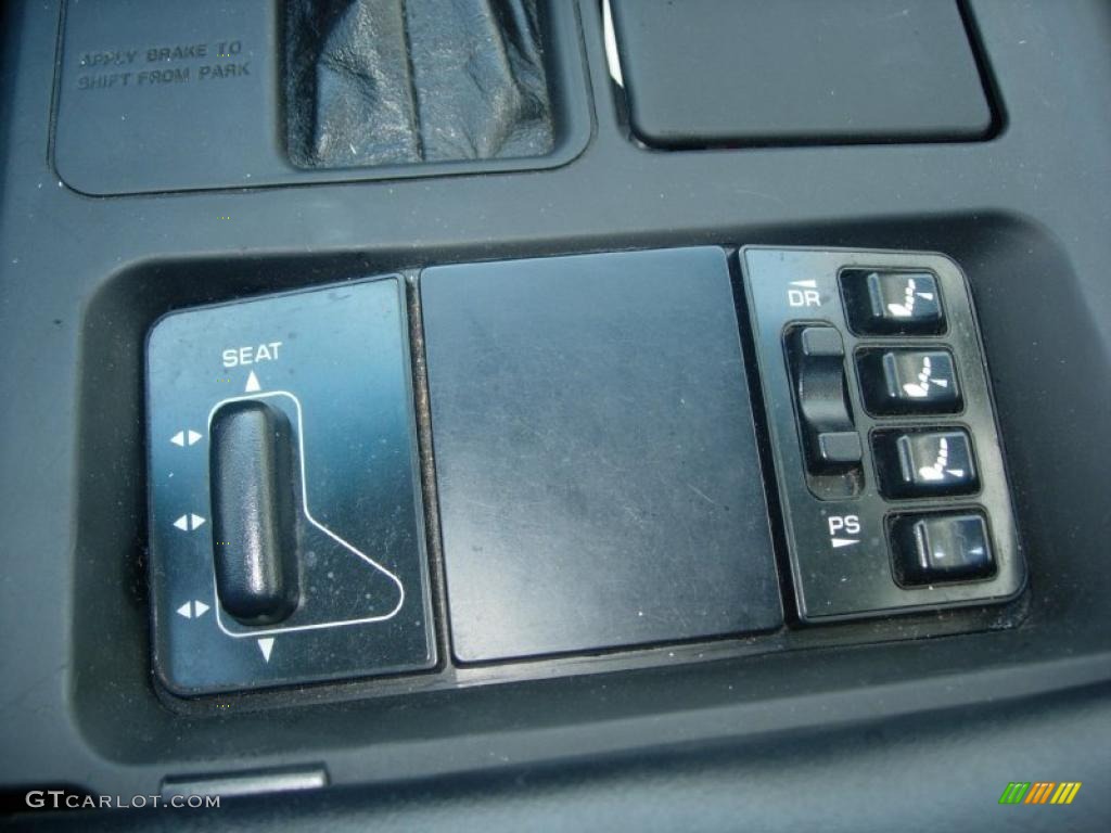 1996 Chevrolet Corvette Coupe Controls Photo #45378586
