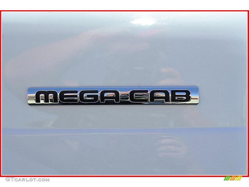 2006 Ram 2500 SLT Mega Cab - Bright White / Medium Slate Gray photo #4