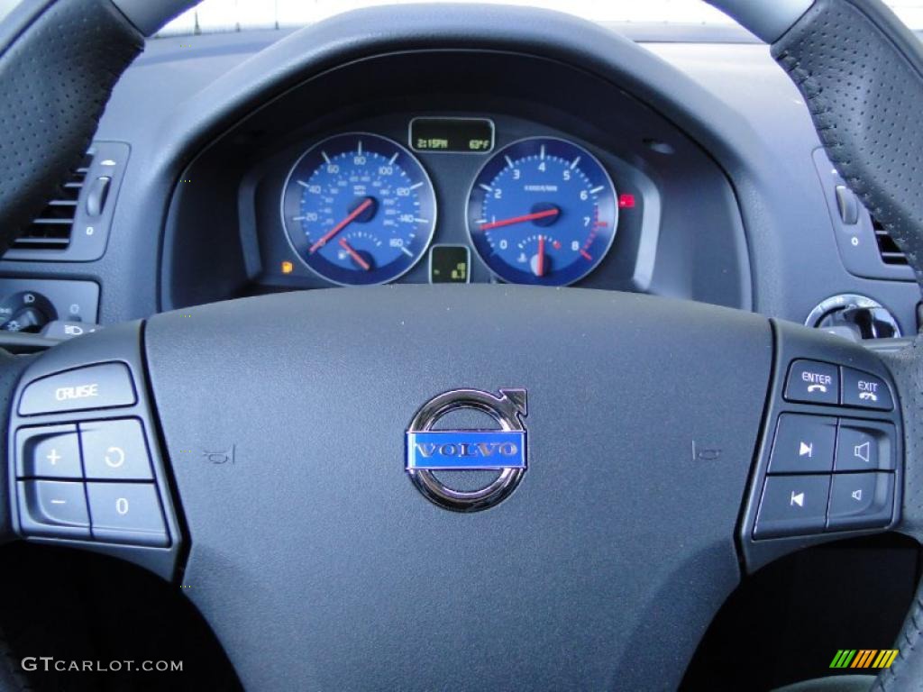 2011 Volvo C30 T5 R-Design Steering Wheel Photos