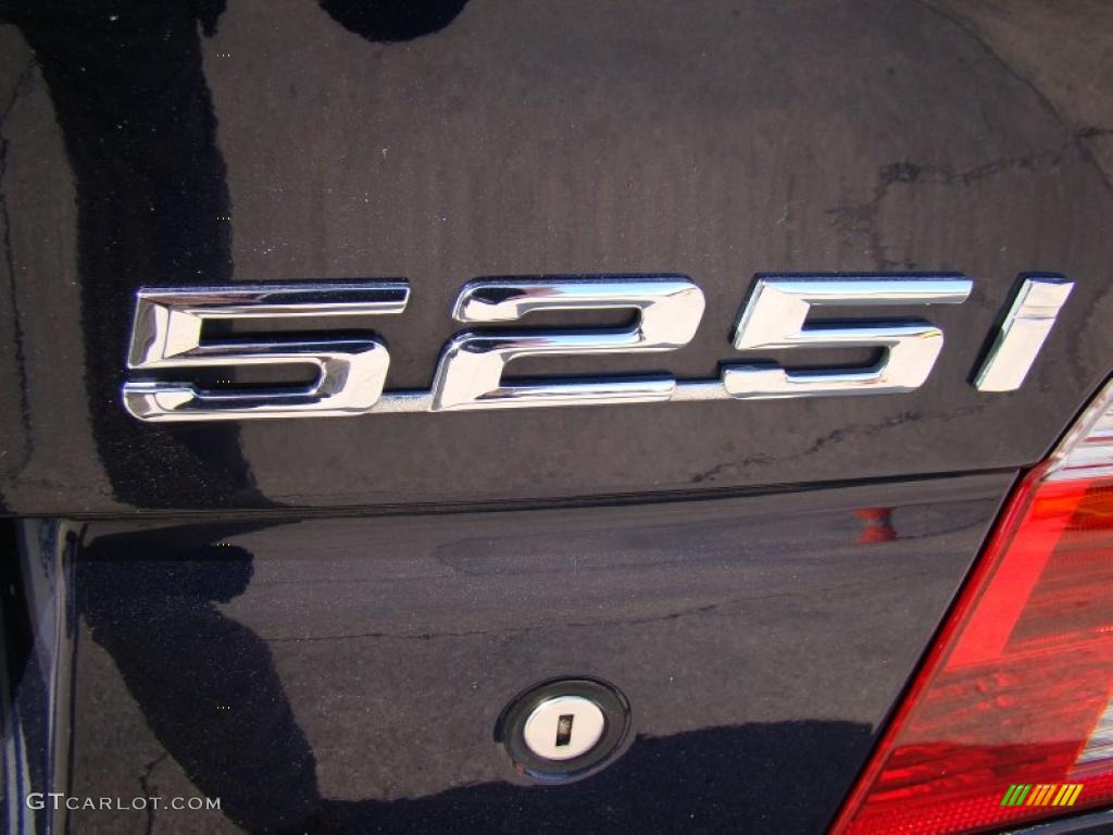 2001 BMW 5 Series 525i Sedan Marks and Logos Photos