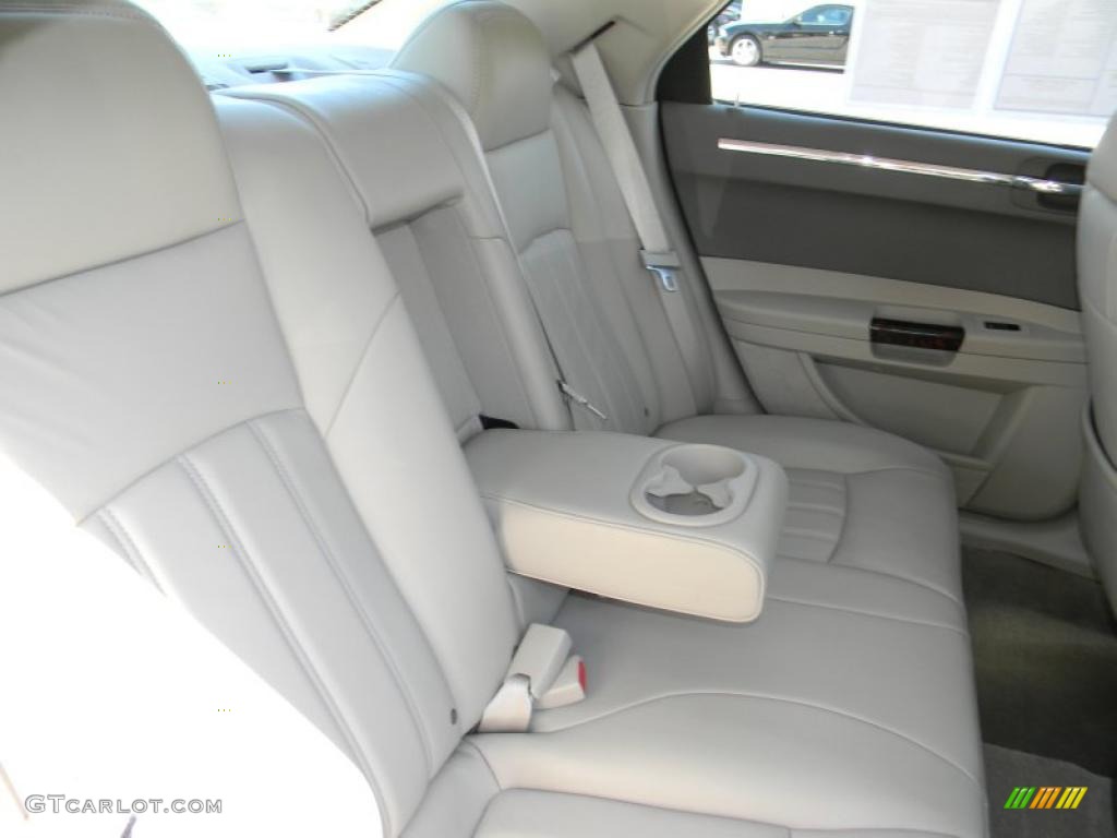 2007 300 C HEMI - Brilliant Black / Dark Khaki/Light Graystone photo #23