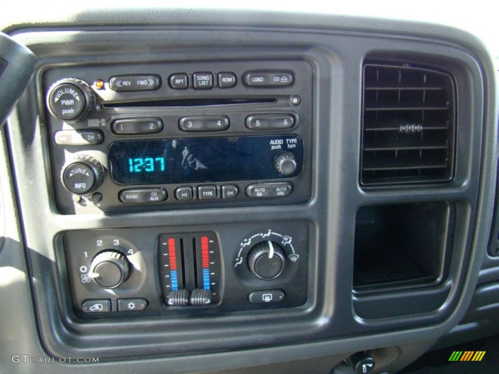2007 GMC Sierra 1500 Classic SLT Crew Cab 4x4 Controls Photos