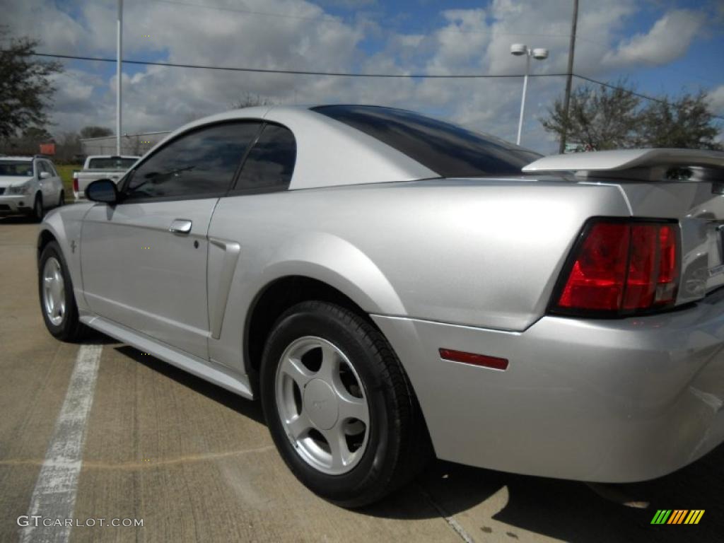 2003 Mustang V6 Coupe - Silver Metallic / Dark Charcoal photo #5