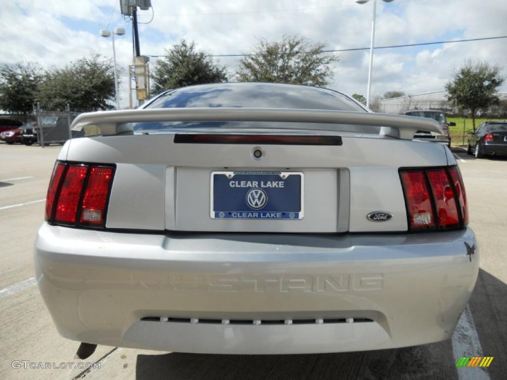2003 Mustang V6 Coupe - Silver Metallic / Dark Charcoal photo #6