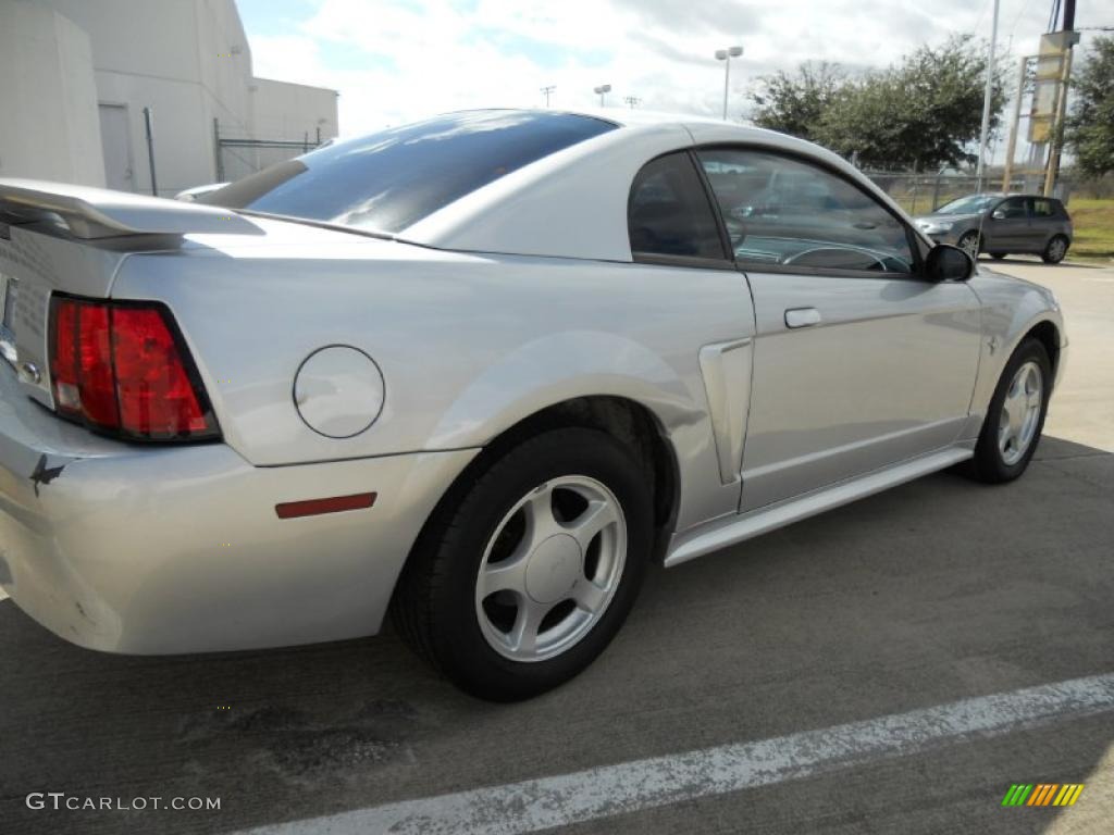 2003 Mustang V6 Coupe - Silver Metallic / Dark Charcoal photo #7
