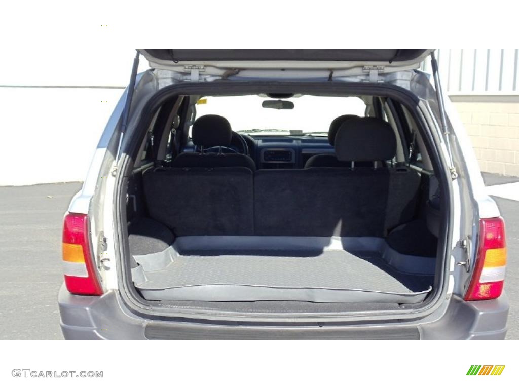 2004 Jeep Grand Cherokee Laredo 4x4 Trunk Photo #45386550