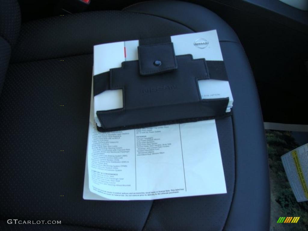 2011 Rogue SL AWD - Black Amethyst / Black photo #28