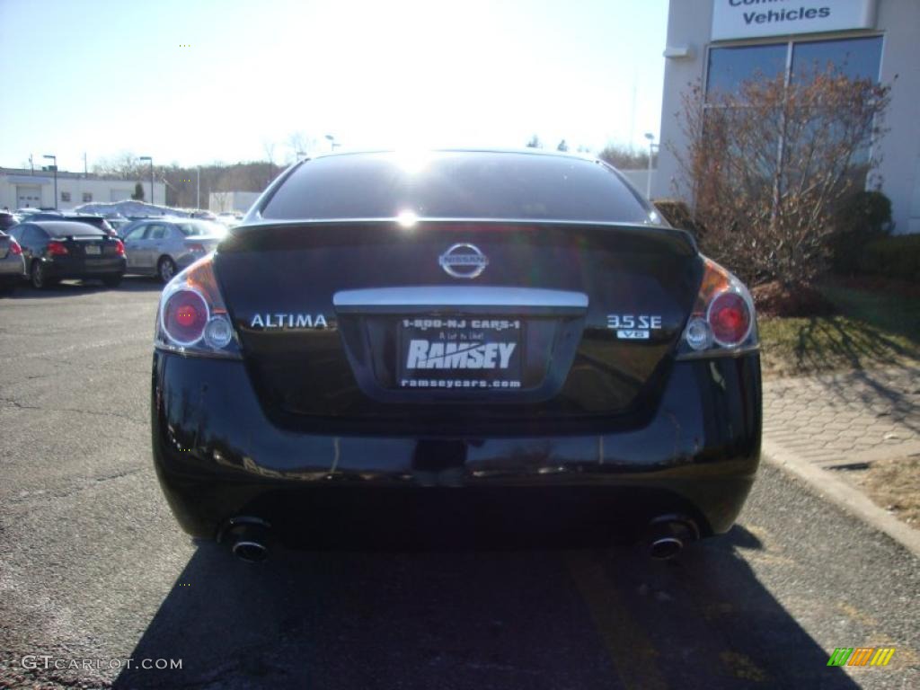2007 Altima 3.5 SE - Super Black / Charcoal photo #3