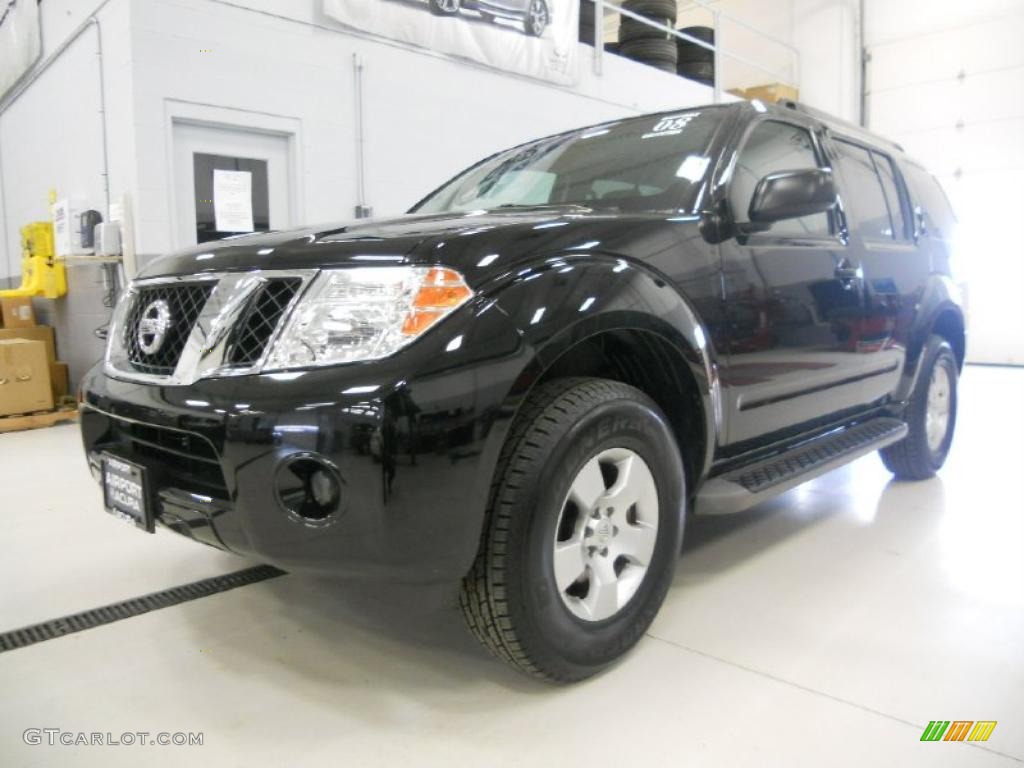 Super Black Nissan Pathfinder