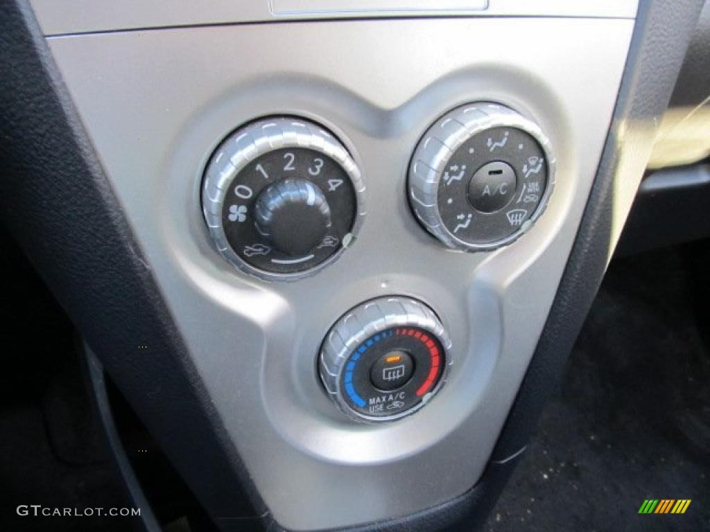2008 Toyota Yaris S Sedan Controls Photo #45403663