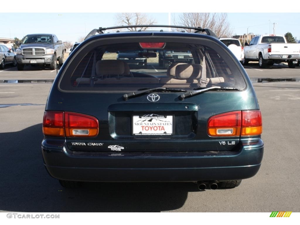 1995 Camry LE V6 Wagon - Dark Emerald Green Metallic / Beige photo #2