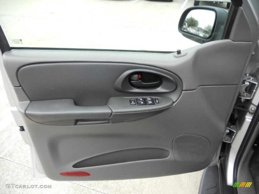 2004 Chevrolet TrailBlazer EXT LS Pewter Door Panel Photo #45416076