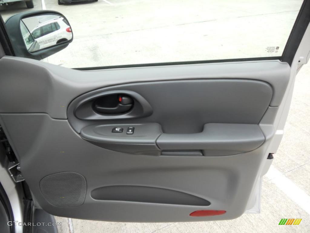 2004 Chevrolet TrailBlazer EXT LS Pewter Door Panel Photo #45416098