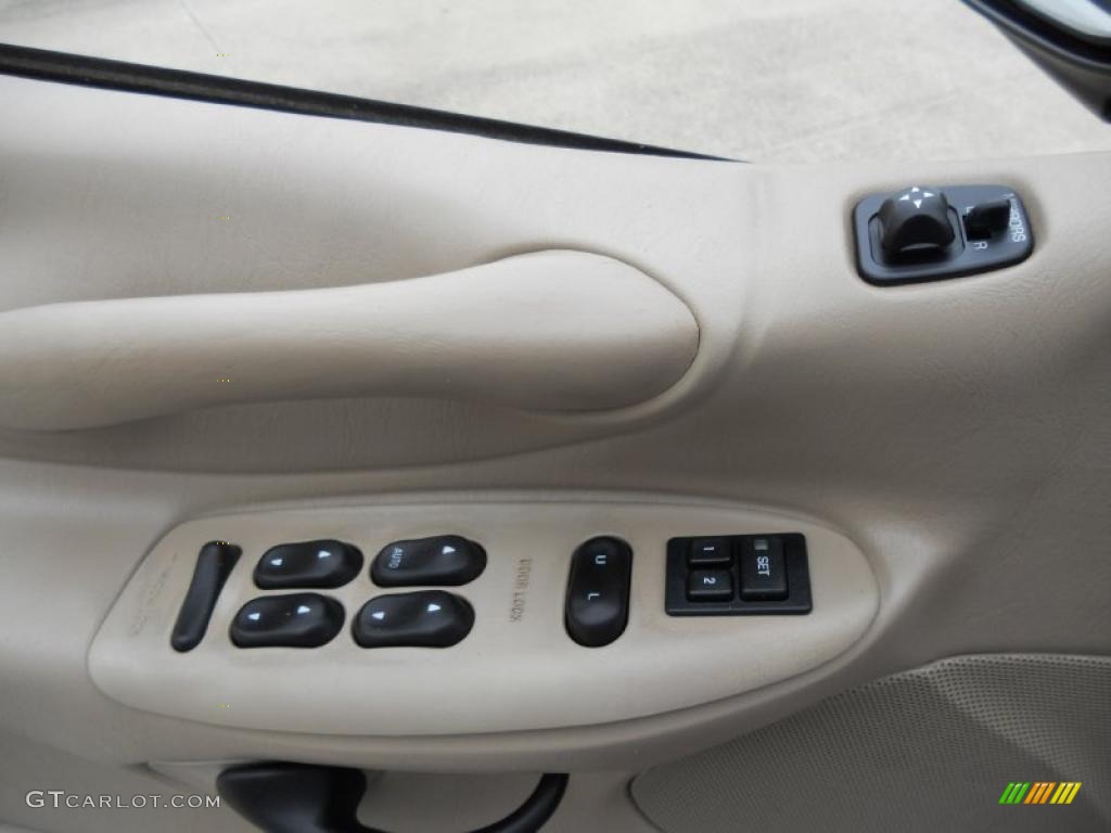 2000 Ford Expedition Eddie Bauer Controls Photo #45416638