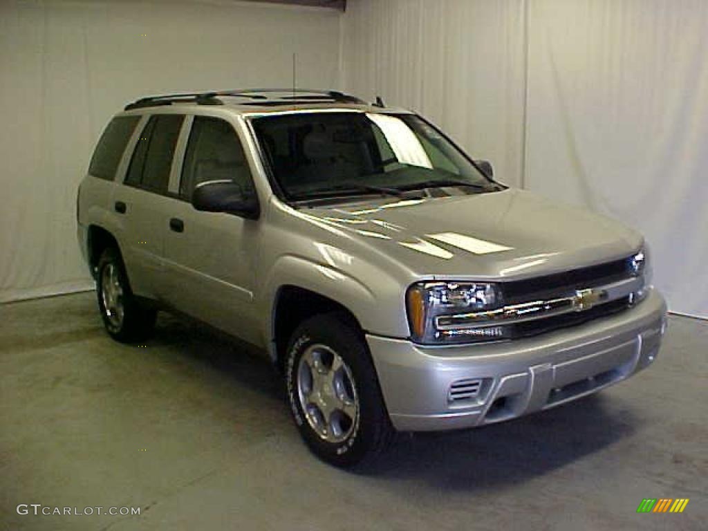 Silverstone Metallic Chevrolet TrailBlazer