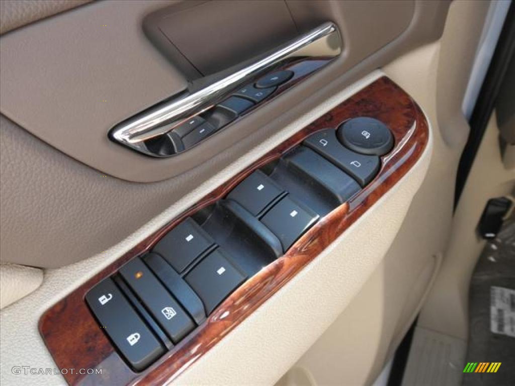 2011 GMC Yukon XL SLE Controls Photos