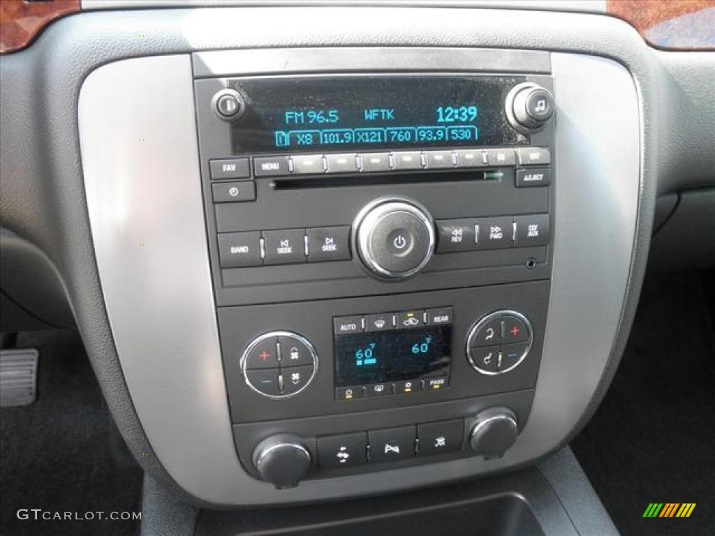 2011 GMC Yukon XL SLE 4x4 Controls Photos