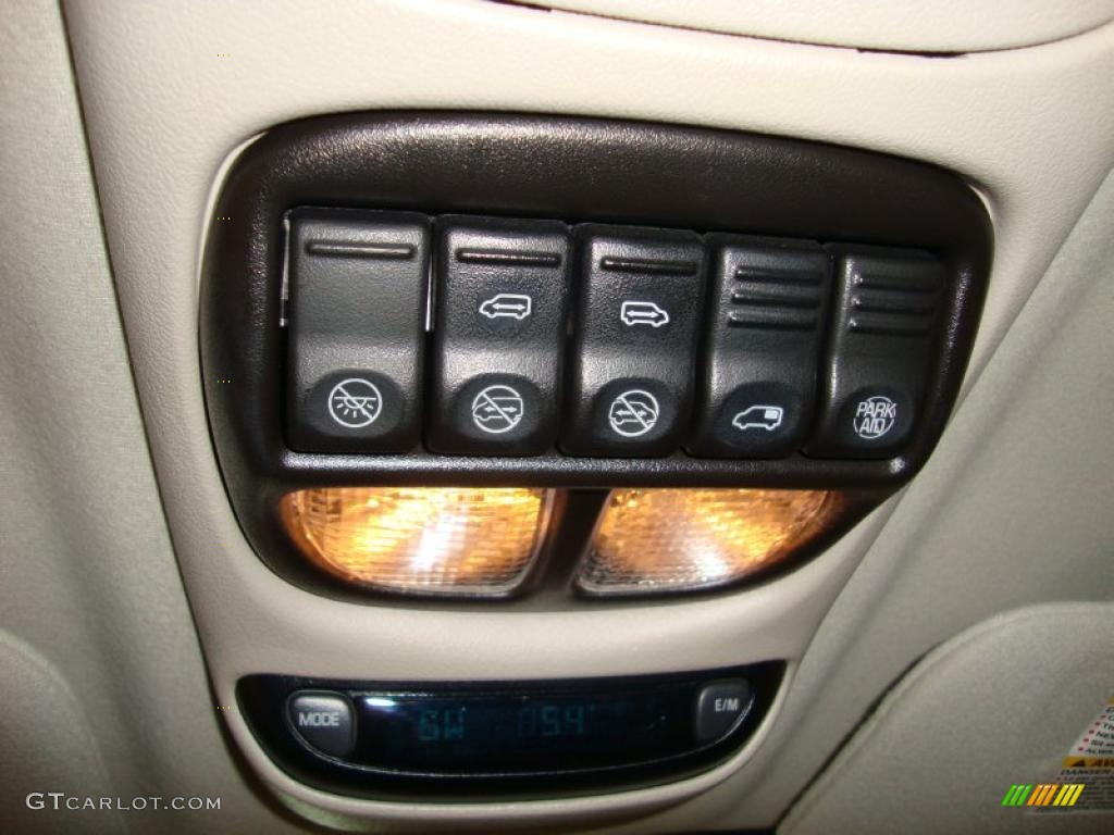 2004 Chevrolet Venture LT Controls Photo #45423190