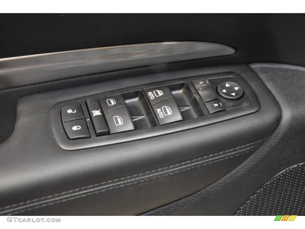 2011 Dodge Durango Express 4x4 Controls Photo #45424215