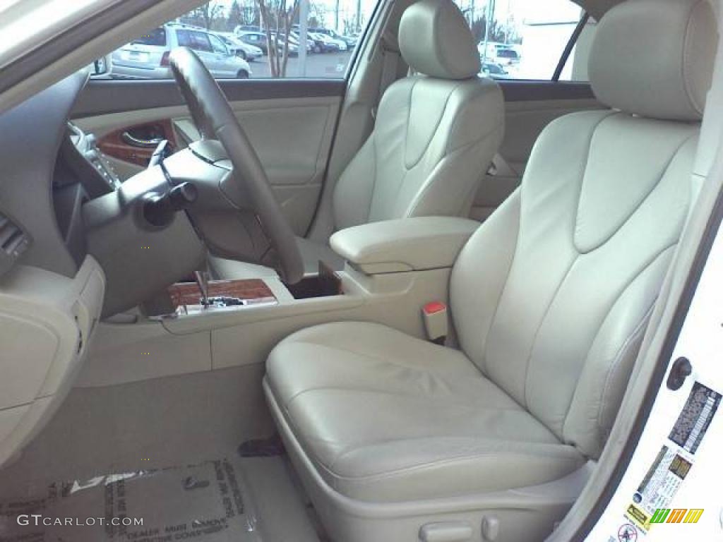 2008 Camry XLE V6 - Super White / Bisque photo #6