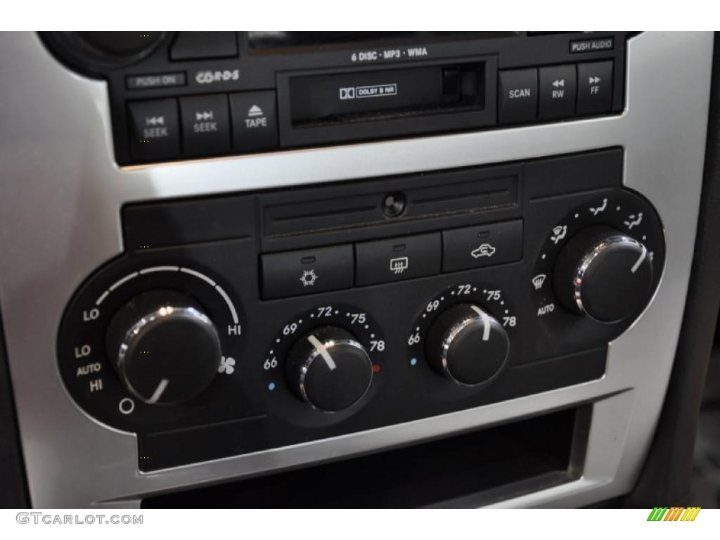 2006 Chrysler 300 C HEMI Heritage Editon Controls Photos