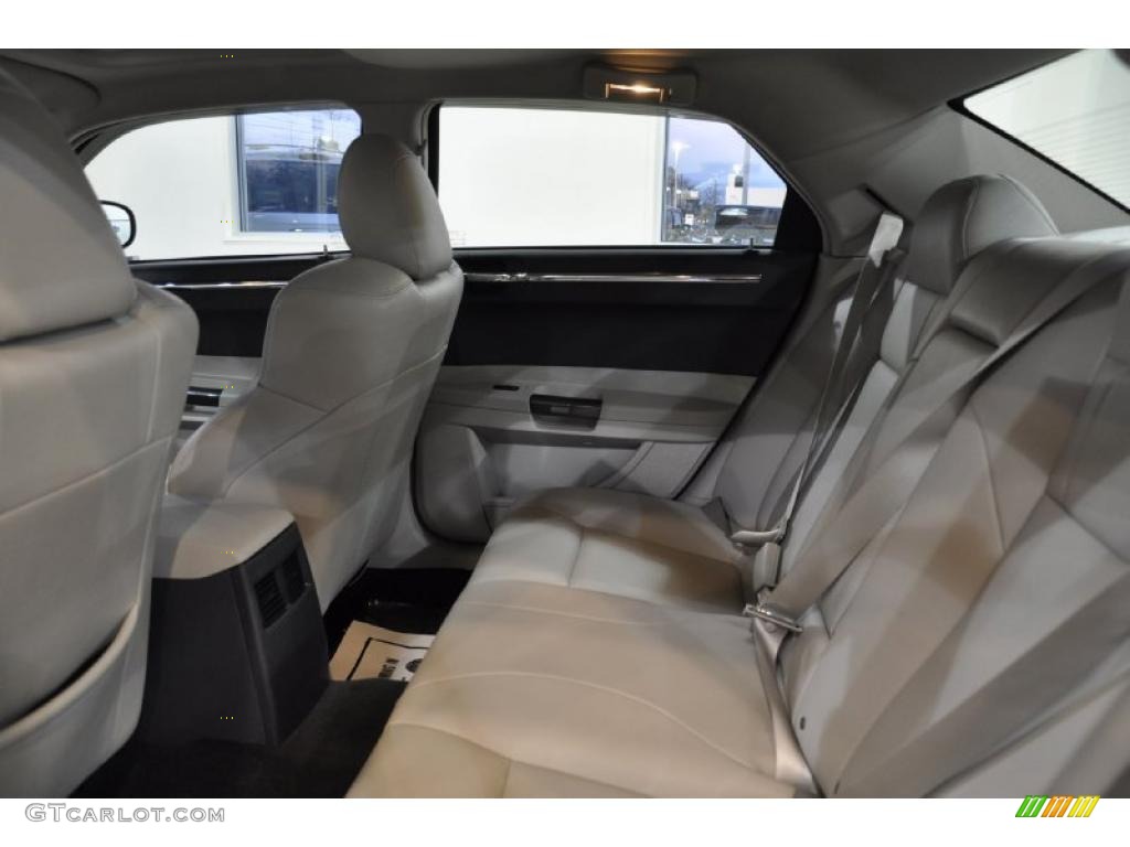 Dark Slate Gray/Light Graystone Interior 2006 Chrysler 300 C HEMI Heritage Editon Photo #45425019