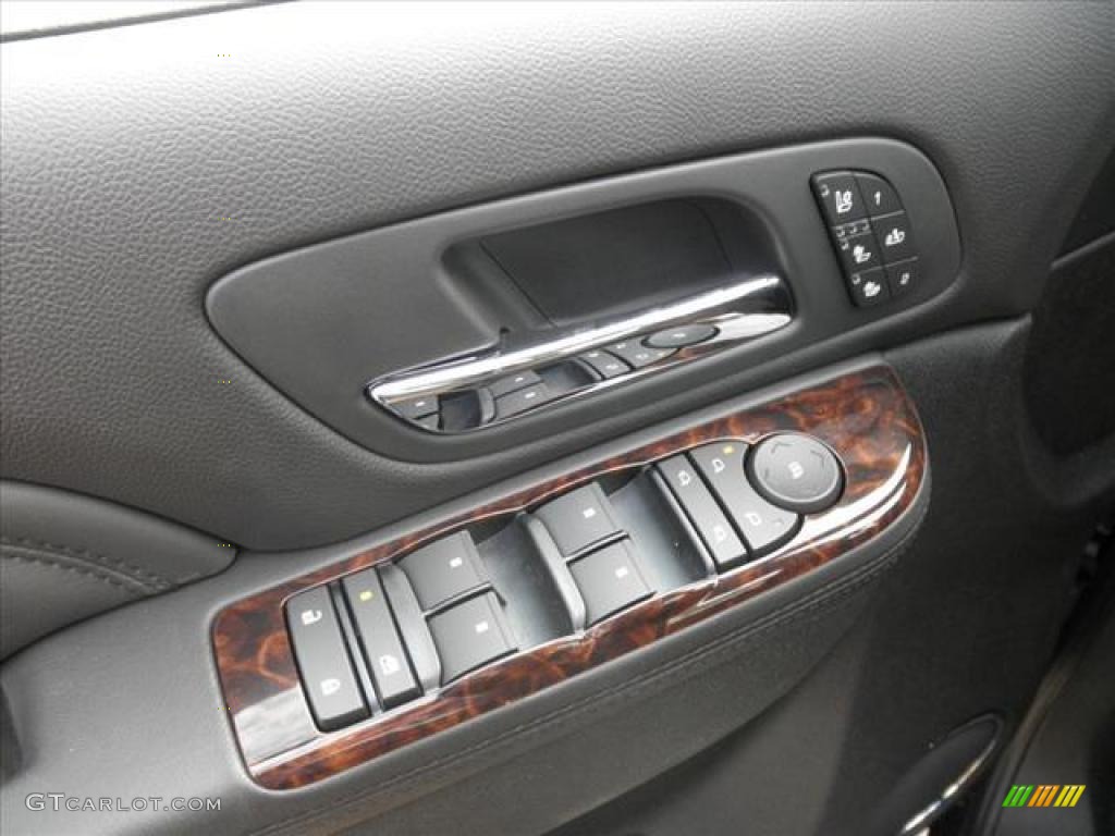 2011 GMC Yukon XL Denali AWD Controls Photo #45426207