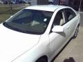 Super White - Camry LE Photo No. 21