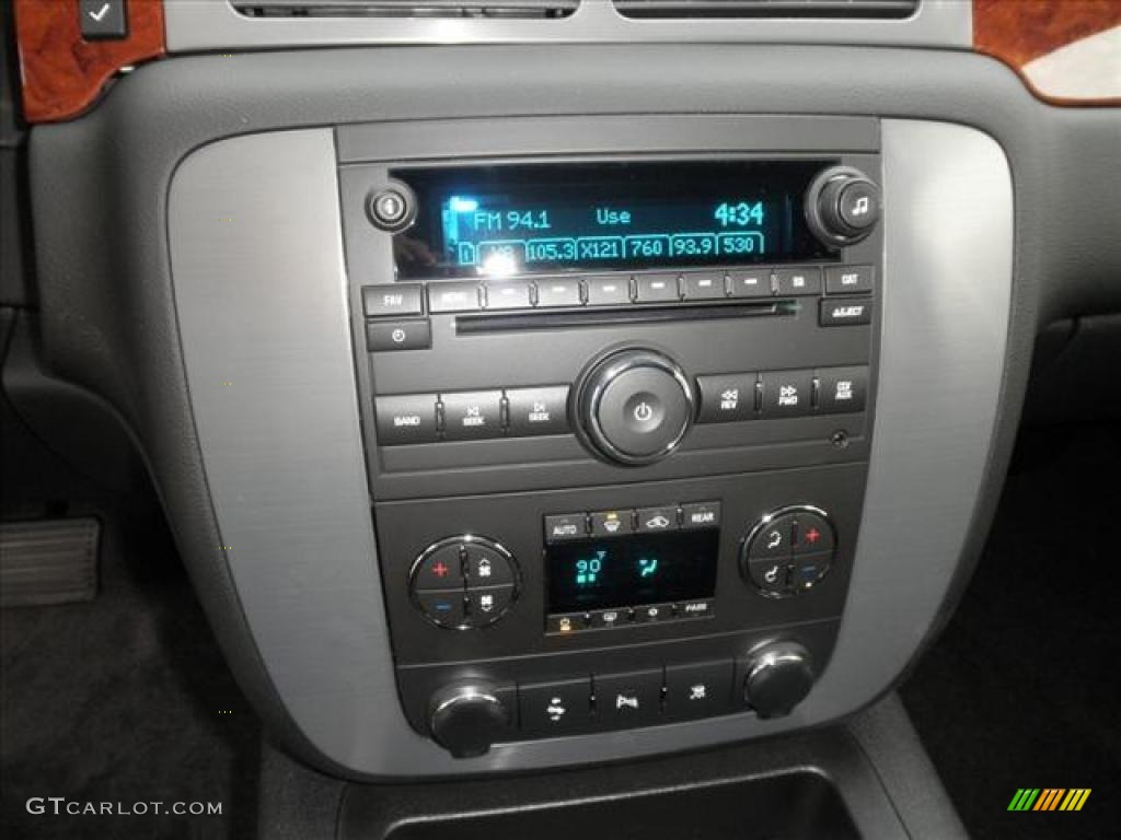 2011 GMC Yukon SLE Controls Photo #45427803